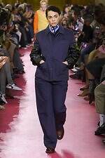 ミュウミュウ 2026年春夏コレクション - エプロンが映し出す働く女性像｜写真9