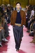 ミュウミュウ 2026年春夏コレクション - エプロンが映し出す働く女性像｜写真24