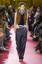 ミュウミュウ 2026年春夏コレクション - エプロンが映し出す働く女性像｜写真28