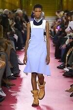 ミュウミュウ 2026年春夏コレクション - エプロンが映し出す働く女性像｜写真30