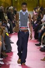 ミュウミュウ 2026年春夏コレクション - エプロンが映し出す働く女性像｜写真31