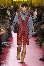 ミュウミュウ 2026年春夏コレクション - エプロンが映し出す働く女性像｜写真42