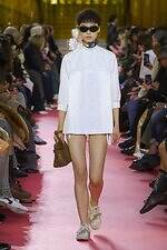 ミュウミュウ 2026年春夏コレクション - エプロンが映し出す働く女性像｜写真55