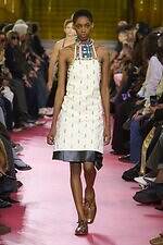 ミュウミュウ 2026年春夏コレクション - エプロンが映し出す働く女性像｜写真63