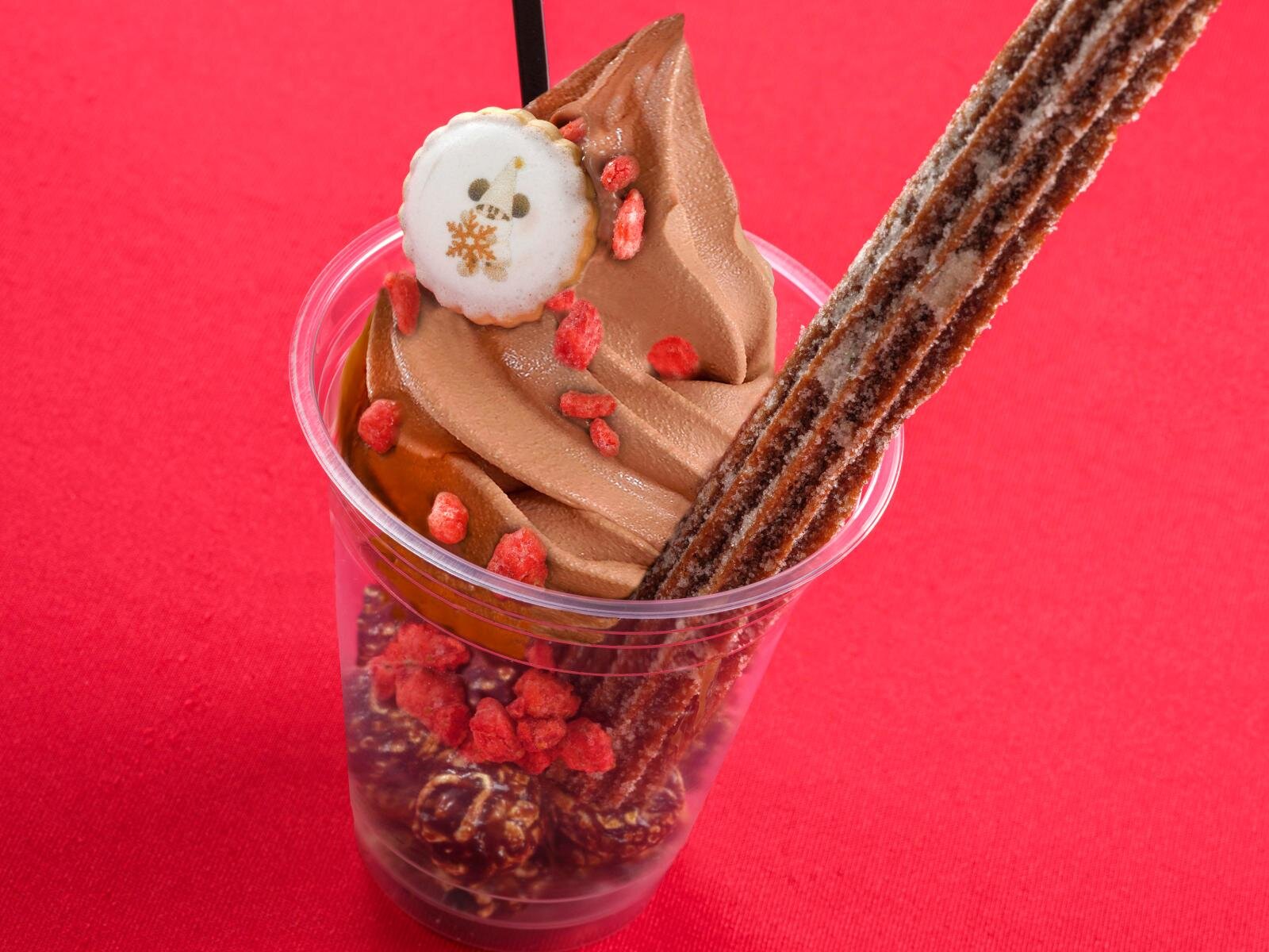 スペシャルサンデー(チョコレートソフトクリーム＆チュロス) 850円※アイスクリームコーンで販売