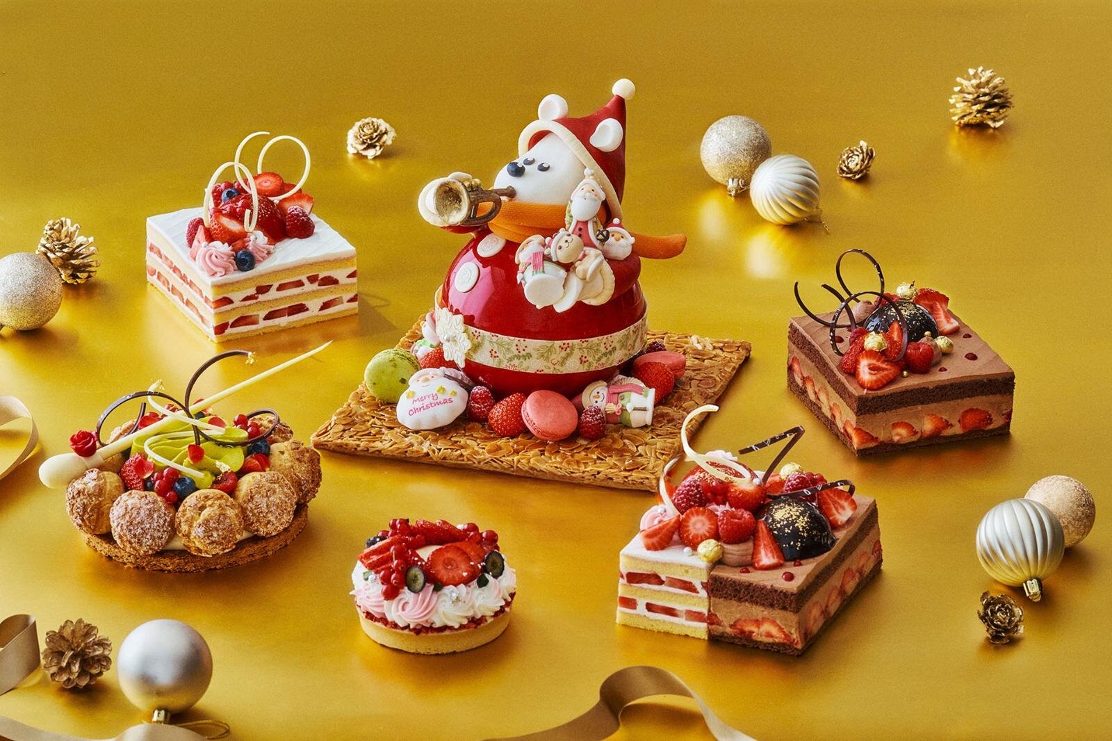 品川プリンスホテル25年クリスマス“トランペットを吹くシロクマ”ケーキ、苺やオレンジなどミニタルト付き｜写真1