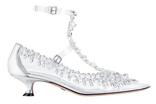 ディオール“まるでガラスの靴”クリアな「ディオールイブ」パンプス