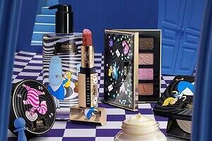 ボビイ ブラウン、ディズニー・アニメーション映画『ふしぎの国のアリス』限定コスメ、ローズ系8色アイパレ