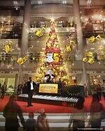 「トムとジェリー」クリスマスイルミネーション＆輝くツリー、横浜ランドマークタワーなど3施設で｜写真1