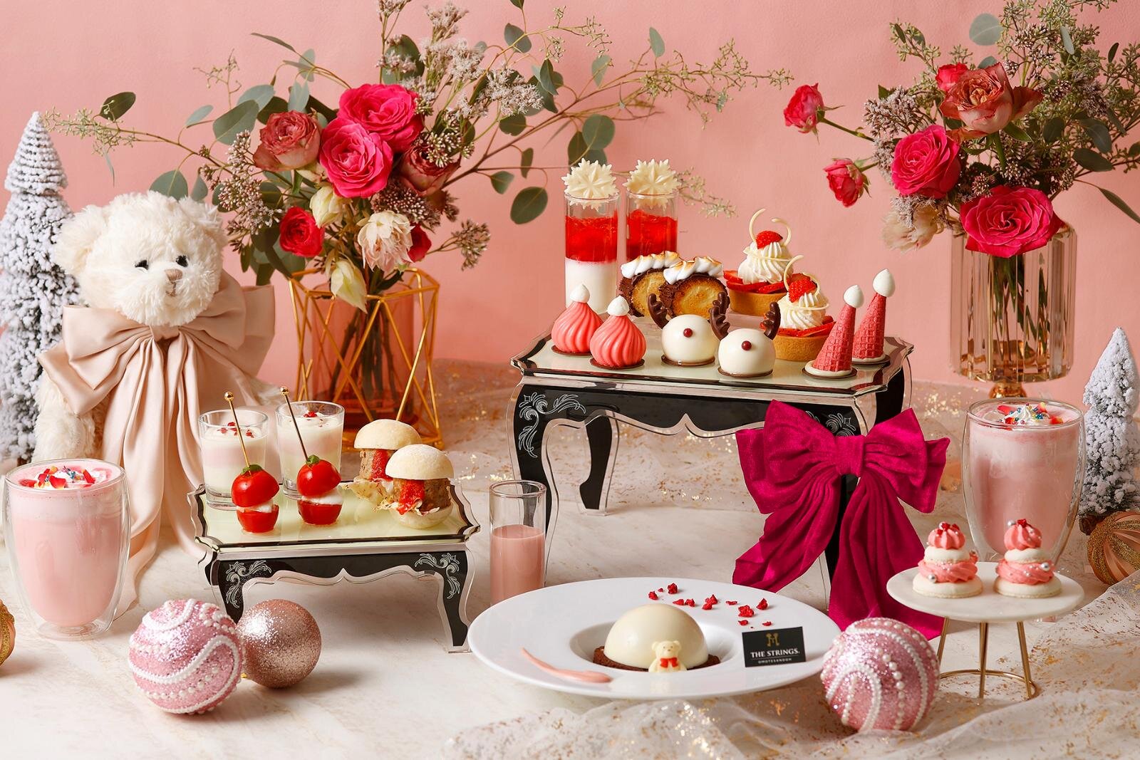ホテルのアフタヌーンティー｜ザ ストリングス 表参道「ピンク色」クリスマスアフタヌーンティー、トナカイのホワイトチョコムースなど