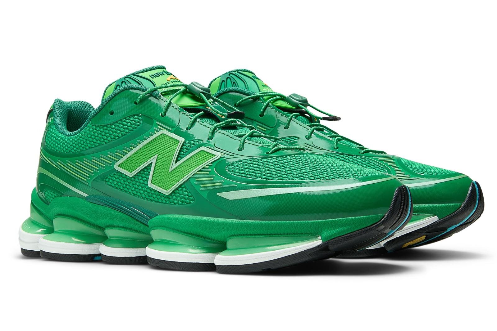 ニューバランス“アメリカの図書館”着想のオールグリーンスニーカー、アミーネとコラボ