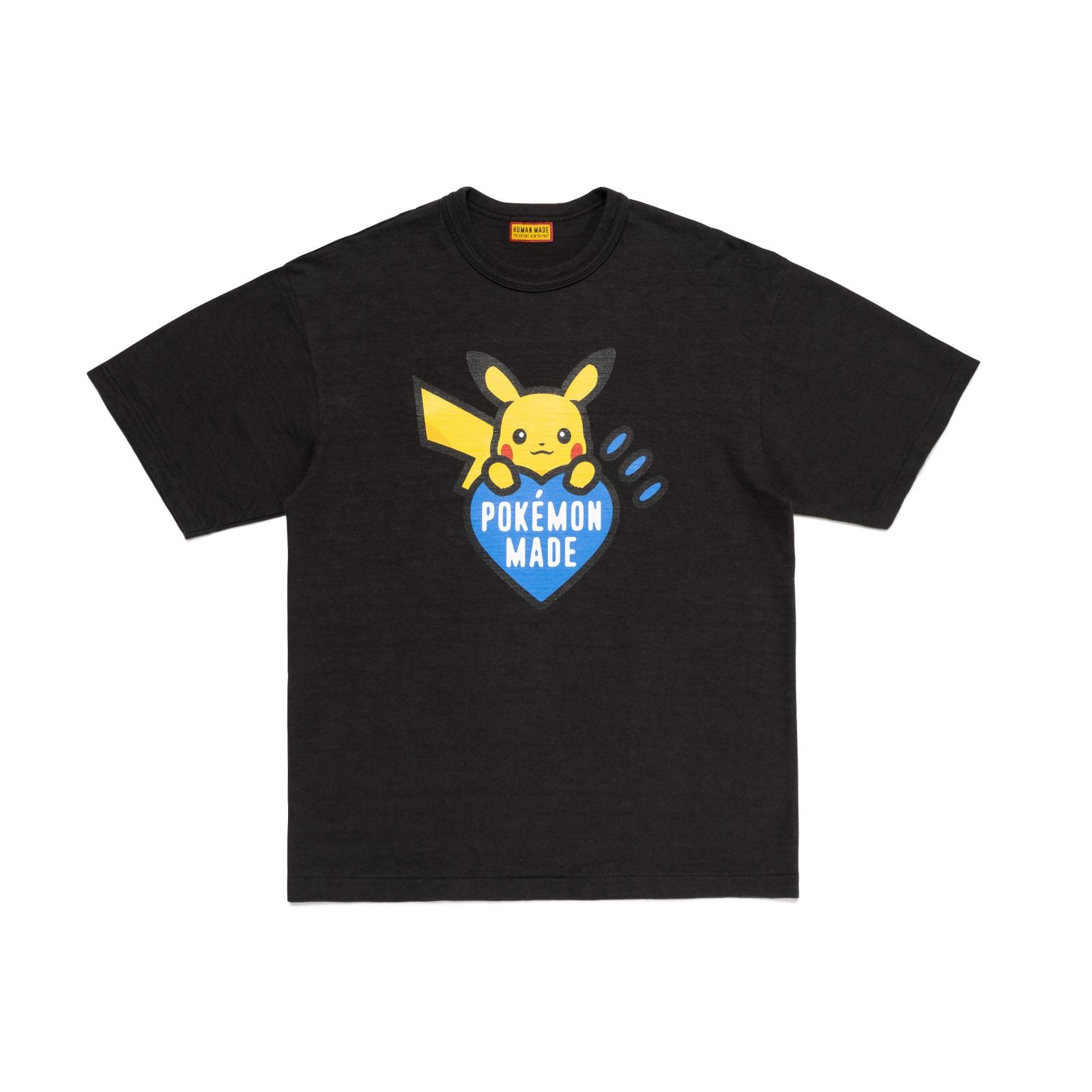 ヒューマンメイド×ポケモン“ハートロゴ”を抱えるピカチュウTシャツやジャケット、クッションも｜写真31