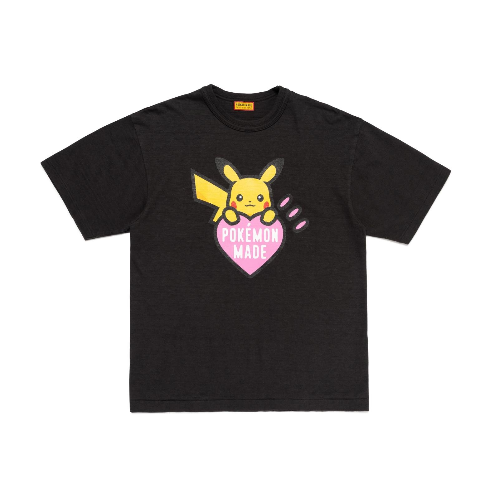 ヒューマンメイド×ポケモン“ハートロゴ”を抱えるピカチュウTシャツやジャケット、クッションも｜写真26