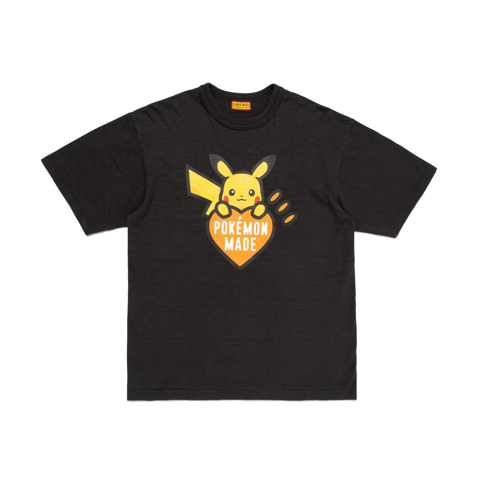ヒューマンメイド×ポケモン“ハートロゴ”を抱えるピカチュウTシャツやジャケット、クッションも｜写真37