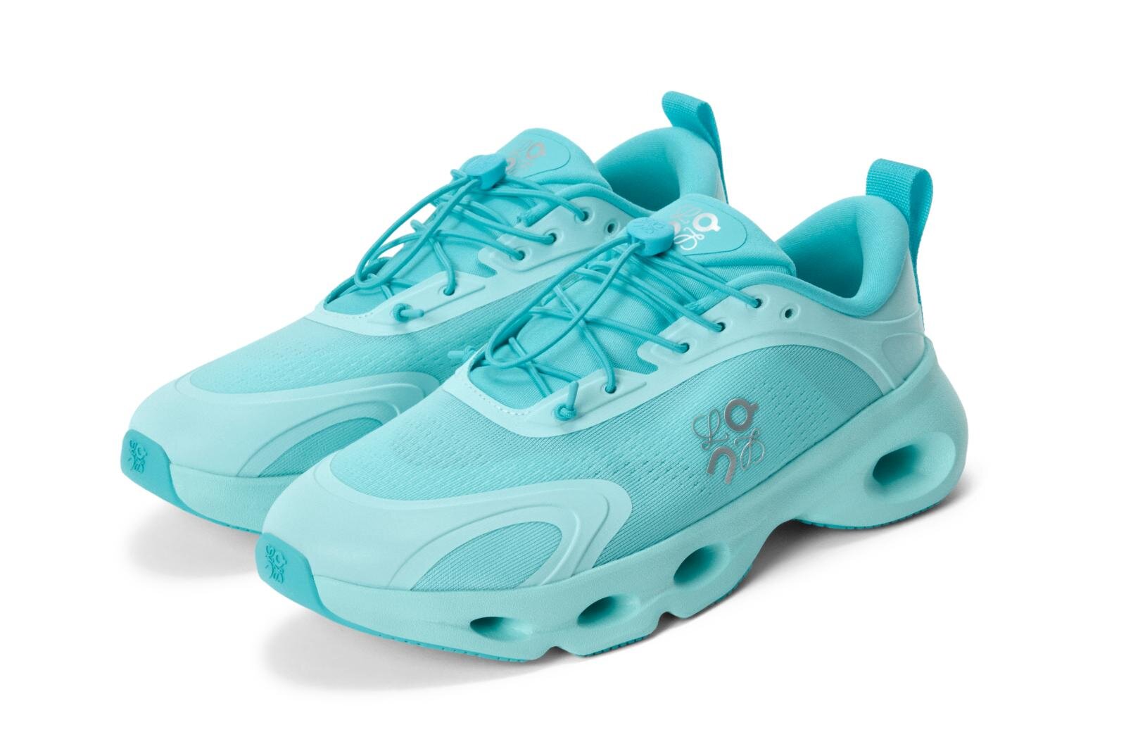 ロエベ×オンの半透明メッシュスニーカー「クラウドソロ」“雲の上”のようなクッションヒール