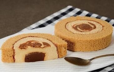 「ウチカフェ×マーサー ビス 生キャラメルロールケーキ」286円