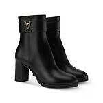 ルイ・ヴィトン“トランクの留め具”着想パーツ付きローファー＆華奢ストラップのパンプス｜写真2