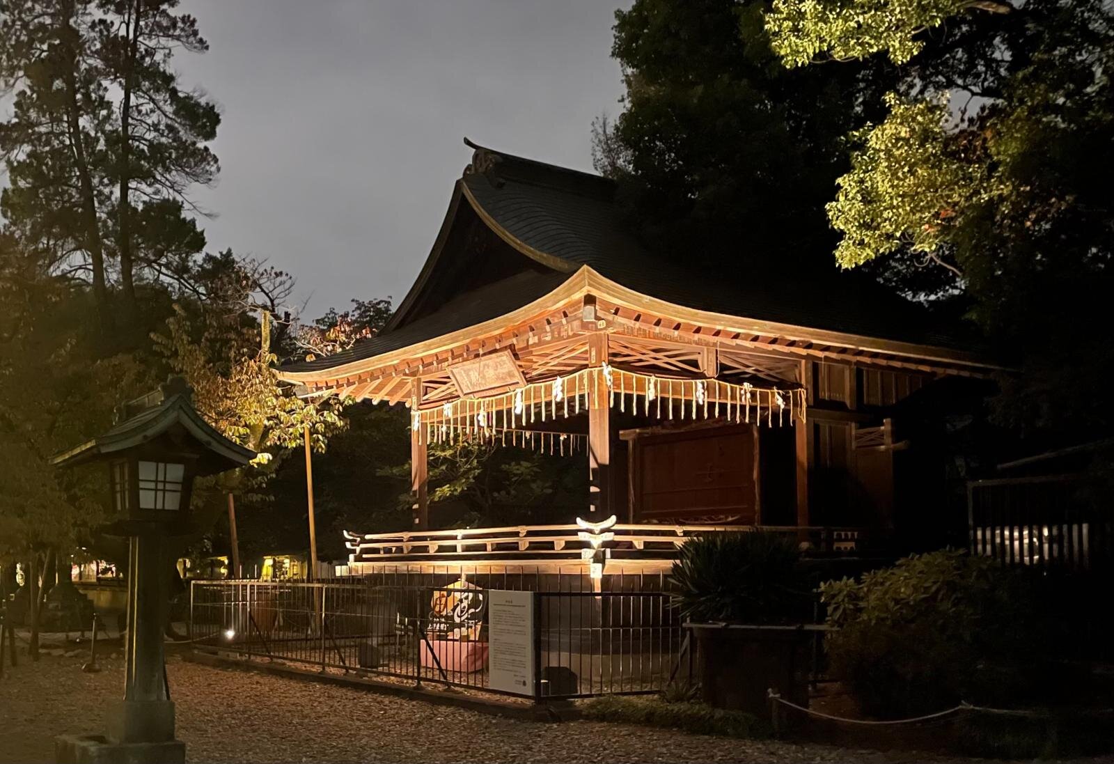 重要文化財・上野東照宮で“金色に包まれる”秋ライトアップ、煌びやかな夜参拝＆箔の御朱印｜写真5