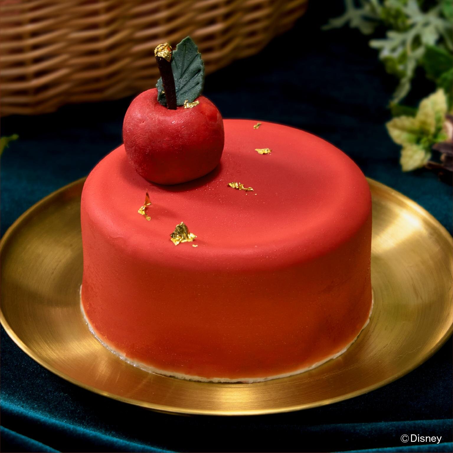 『白雪姫』 Pomme de Vérité スパイス香るりんごとチーズババロアケーキ(直径12cm) 7,020円