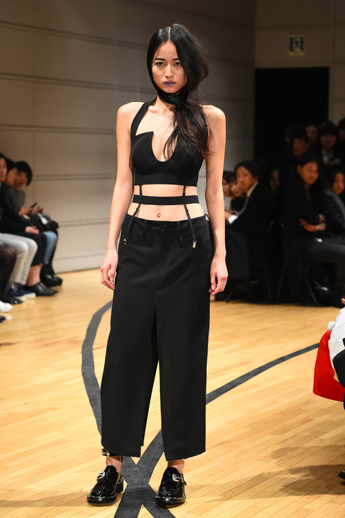 リミ フゥ2015年春夏コレクション - 矛盾が生み出す挑戦的な美しさ | 写真