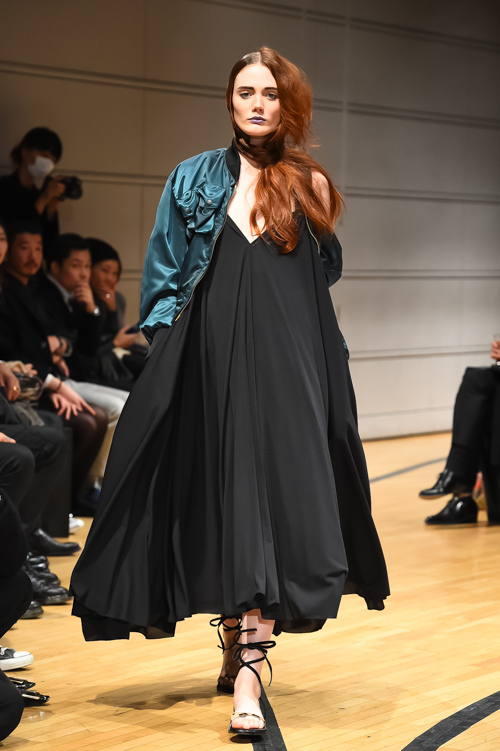 リミ フゥ2015年春夏コレクション - 矛盾が生み出す挑戦的な美しさ | 写真