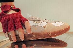 M A S U×プーマ“金の天使”装飾「パレルモ」スニーカー＆ベロアのトラックスーツ