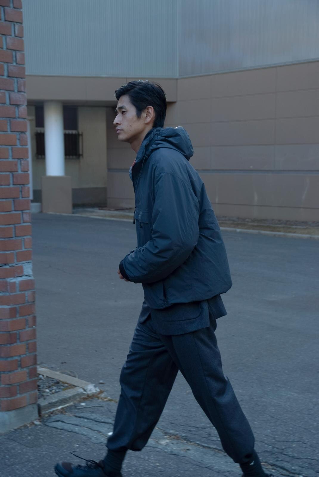マーガレット・ハウエル×ミズノ“防水透湿性×防風性”の高機能コート、耳あて付きニット帽も｜写真38