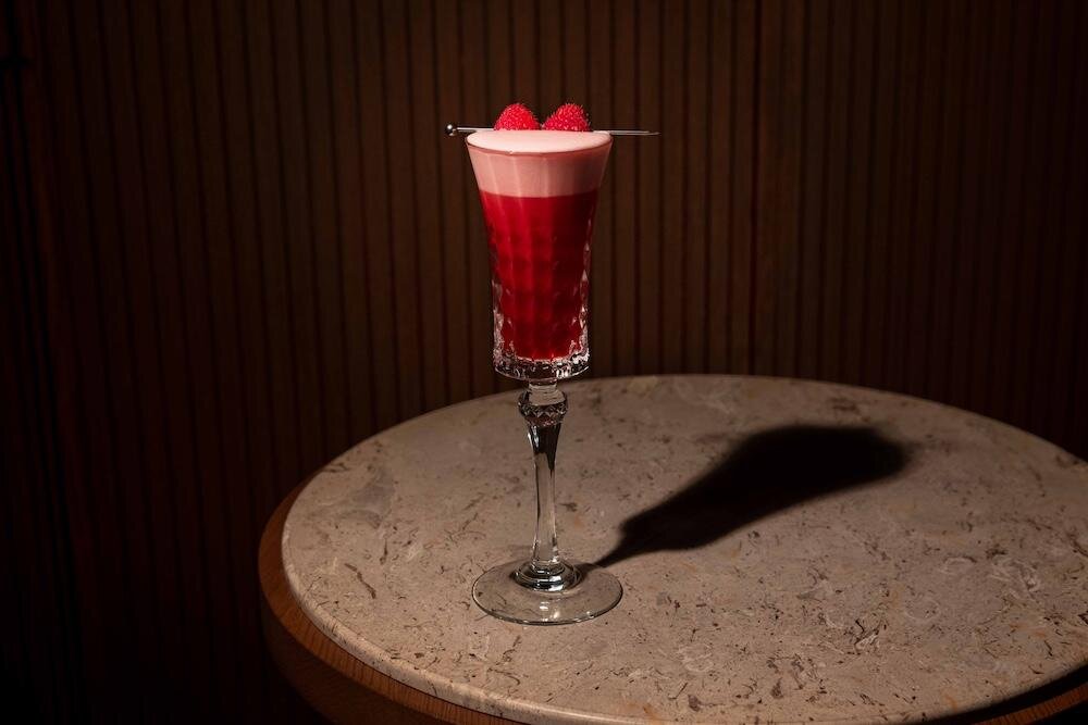 仏ファッションメディア「ロフィシェル」からバー誕生、カクテル＆フォアグラムース最中を表参道で｜写真4