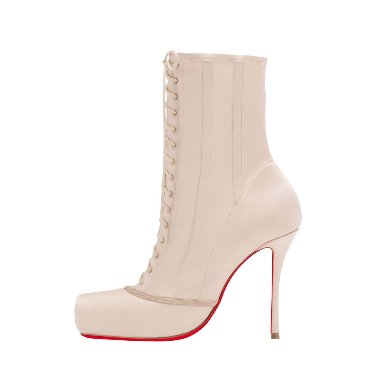 写真4/31｜クリスチャン ルブタンの26年春夏バレエシューズ