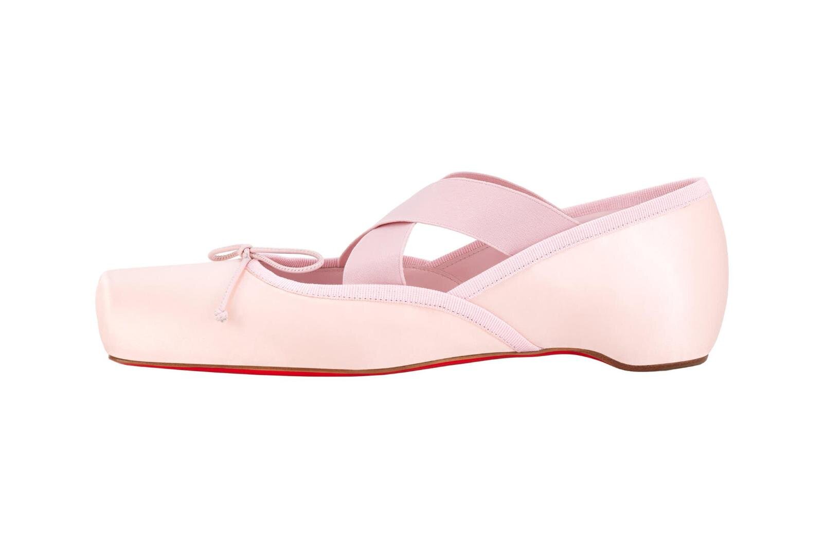 写真11/31｜クリスチャン ルブタンの26年春夏バレエシューズ