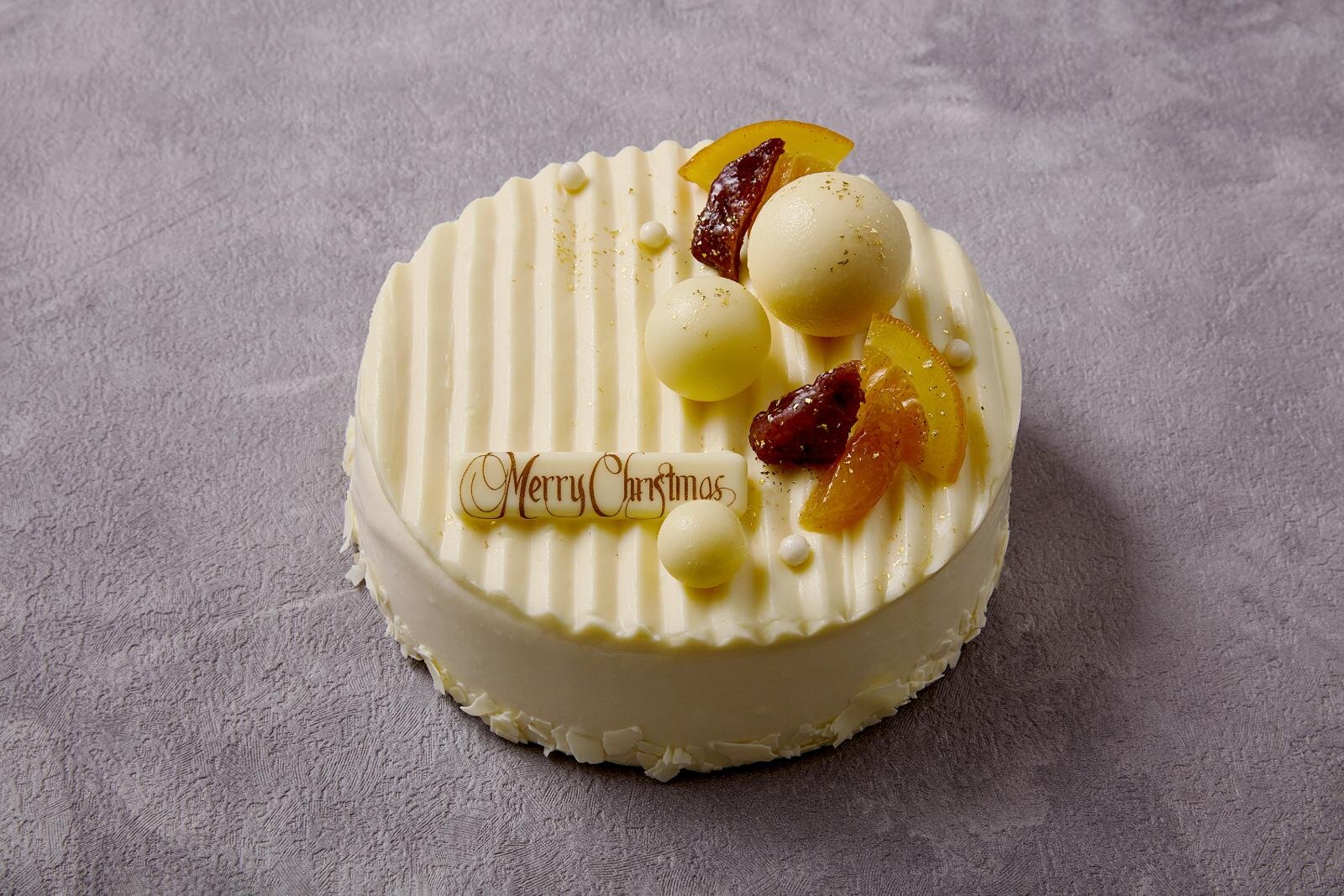 京王プラザホテルの25年クリスマスケーキ、薔薇のリース型や‟白ふくろうが乗る”ブッシュ・ド・ノエル｜写真13