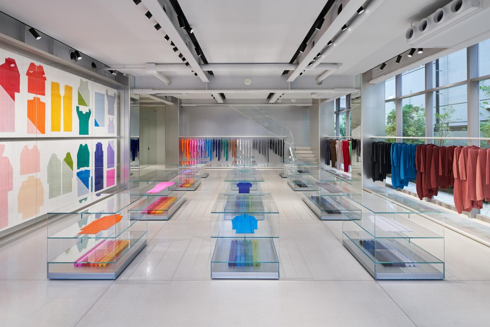 プリーツ プリーズ イッセイ ミヤケ(PLEATS PLEASE ISSEY MIYAKE) プリーツ プリーズ イッセイ ミヤケ 青山｜写真2