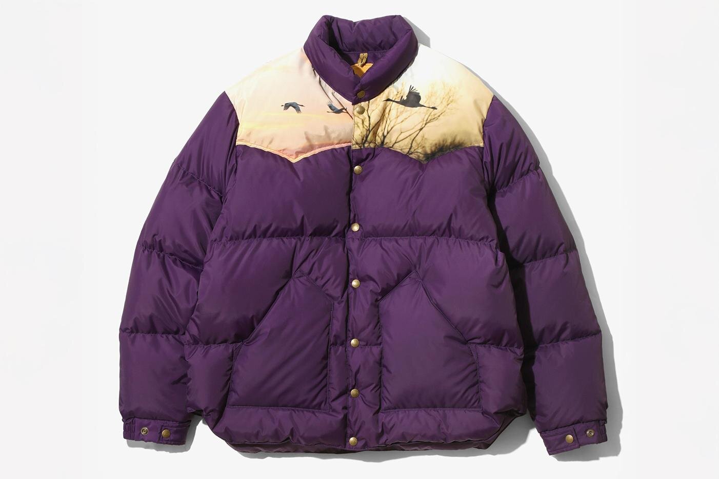 ニードルズ×ロッキーマウンテンフェザーベッド、“夕景に鶴が舞う”ウエスタン風ダウンジャケット