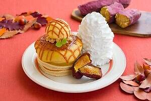エッグスンシングス「焼き芋ブリュレパンケーキ」濃厚スイートポテトクリームを“パリッと”キャラメリゼ