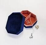 ヴァーミリオン25年クリスマスジュエリー、“宇宙船の出会い”着想のダブルフィンガーリング｜写真6