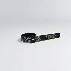 ヴァーミリオン25年クリスマスジュエリー、“宇宙船の出会い”着想のダブルフィンガーリング｜写真8