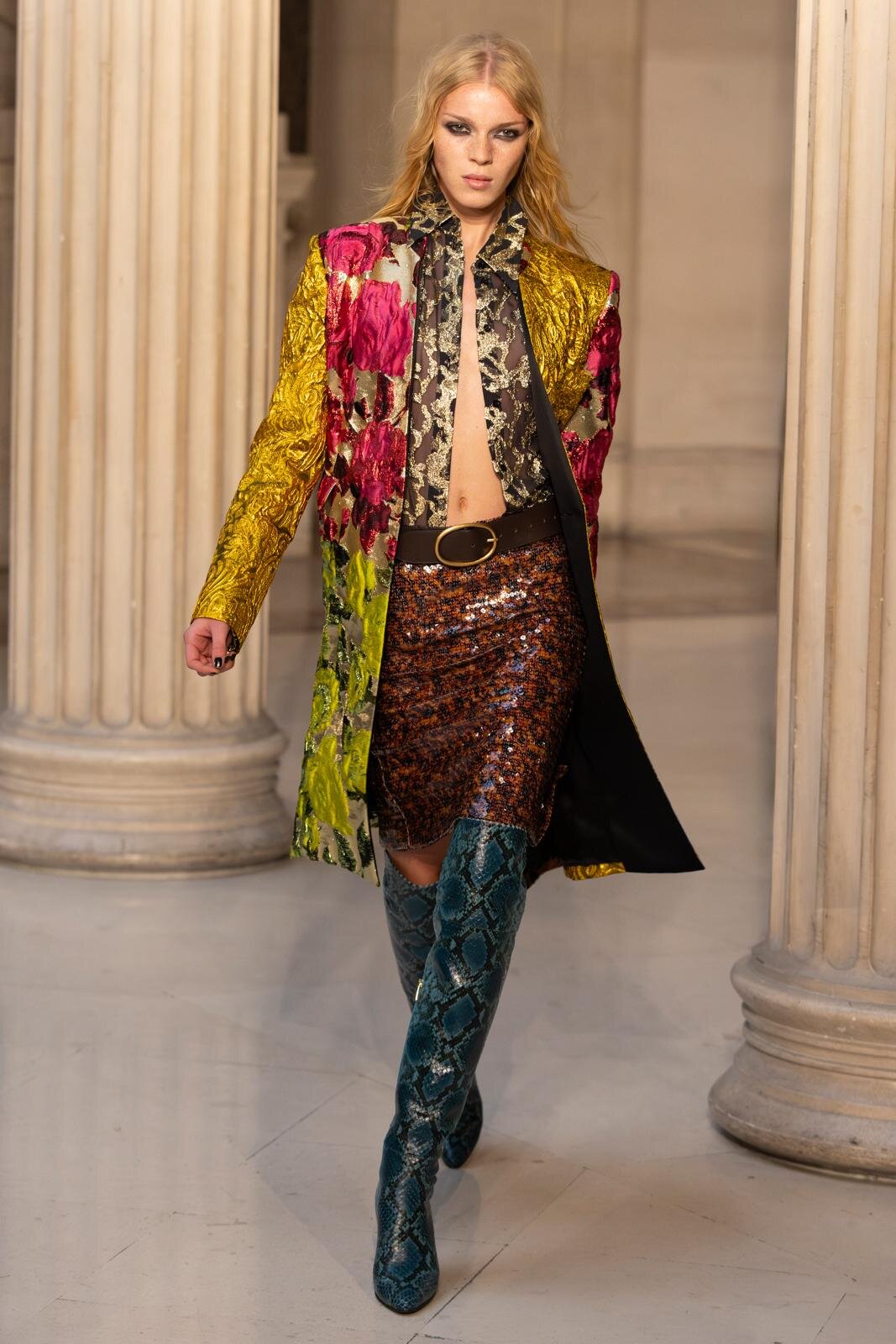 ニナ リッチ 2026年春夏｜ チェスターコート