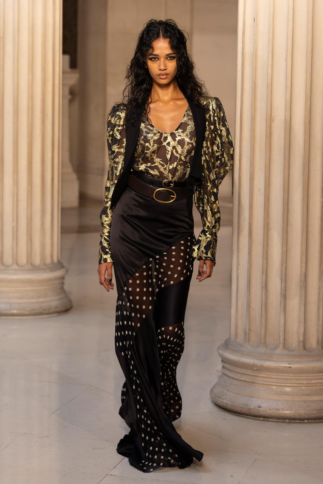 ニナ リッチ 2026年春夏｜ ノーカラージャケット