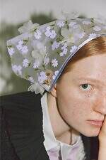 ミュベール“花柄オーガンジー”の上品ブルゾン＆ラップスカート、レモンモチーフのフープイヤリングも｜写真1