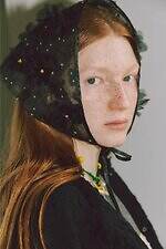 ミュベール“花柄オーガンジー”の上品ブルゾン＆ラップスカート、レモンモチーフのフープイヤリングも｜写真2