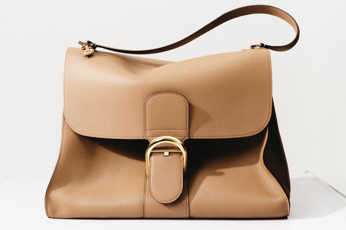 デルヴォーの柔らかレザーバッグ「ブリヨン テンポ」肩掛け＆ハンドルで"2WAY仕様"
