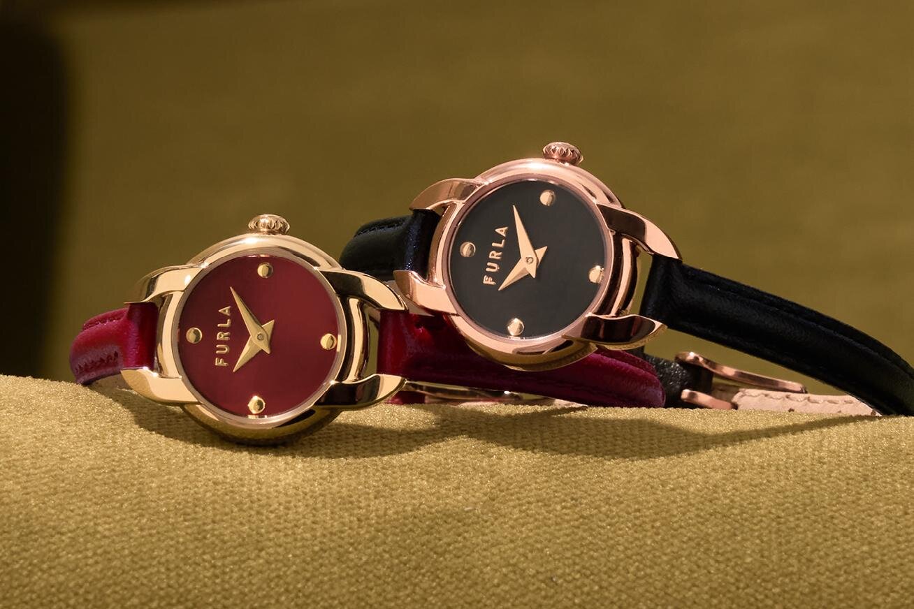 フルラ“ころんとミニサイズ”のジュエリー風腕時計、クリスタルorレザーベルトで