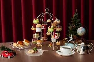 ザ・ペニンシュラ東京「旅」テーマのクリスマスアフタヌーンティー、ホワイトチョコのオペラケーキなど