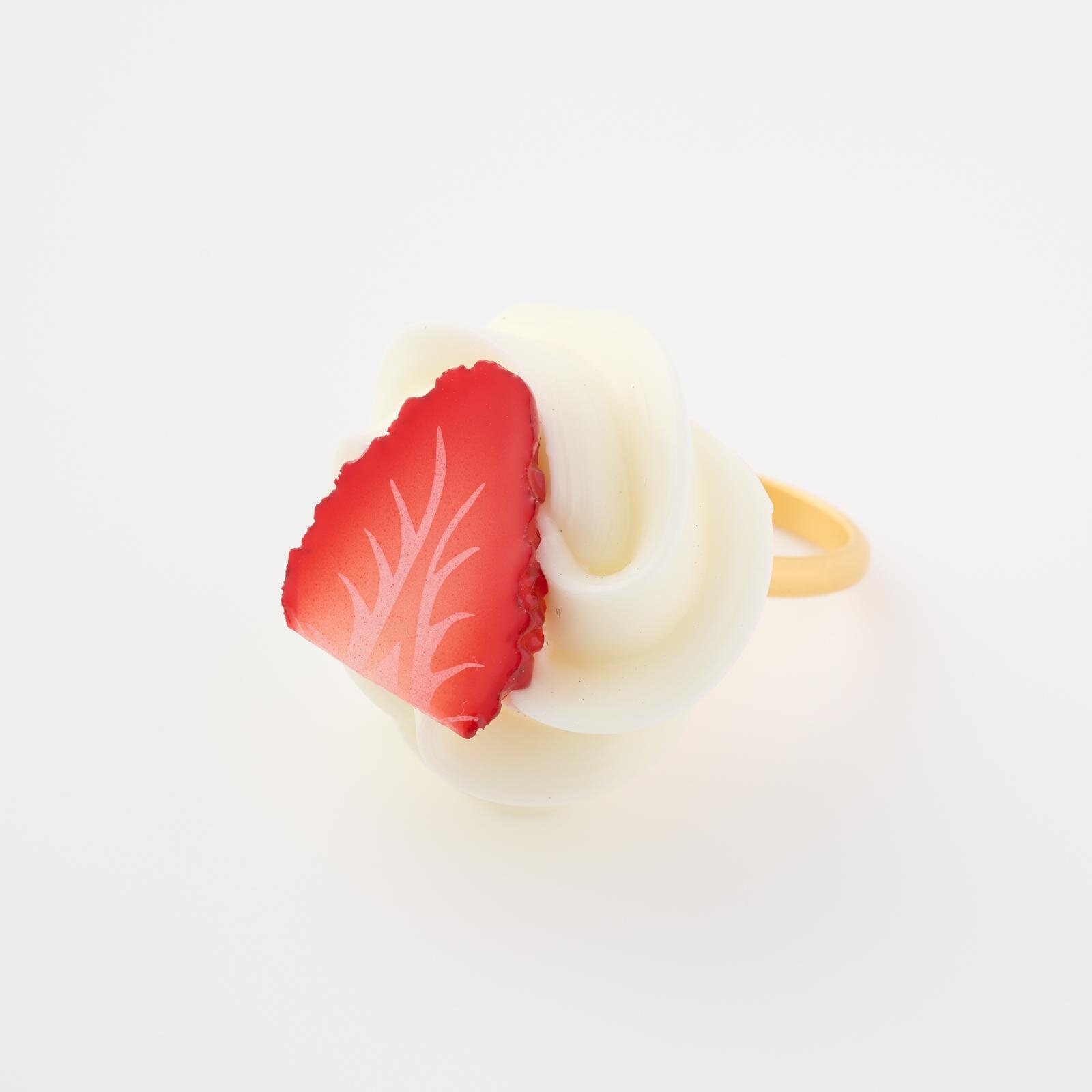 Q-pot.“三日月とクロワッサン”のジュエリー＆ドレス、まるで本物なスイーツネックレスなど｜写真8
