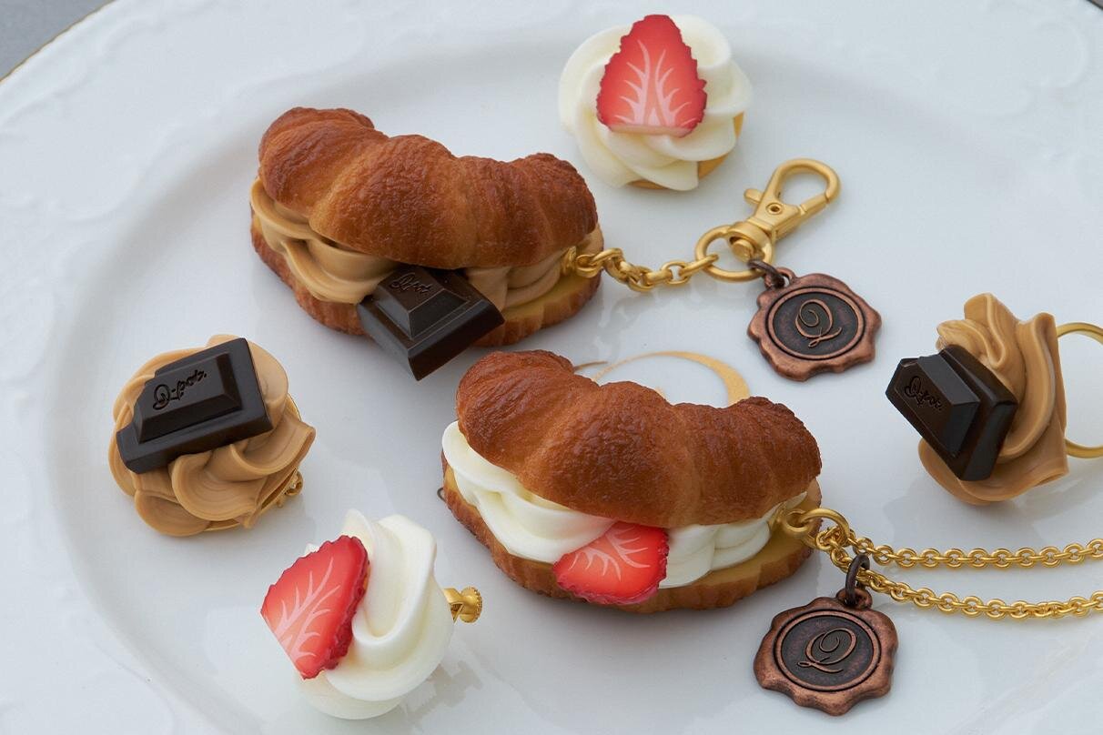 クロワッサン｜Q-pot.“三日月とクロワッサン”のジュエリー＆ドレス、まるで本物なスイーツネックレスなど