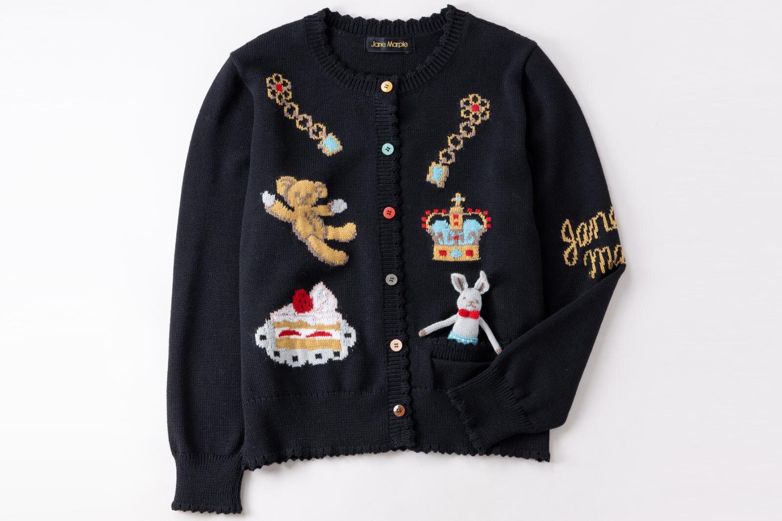 ジェーンマープル"おもちゃ箱"着想ワンピース、うさぎのぬいぐるみ付きカーディガンも