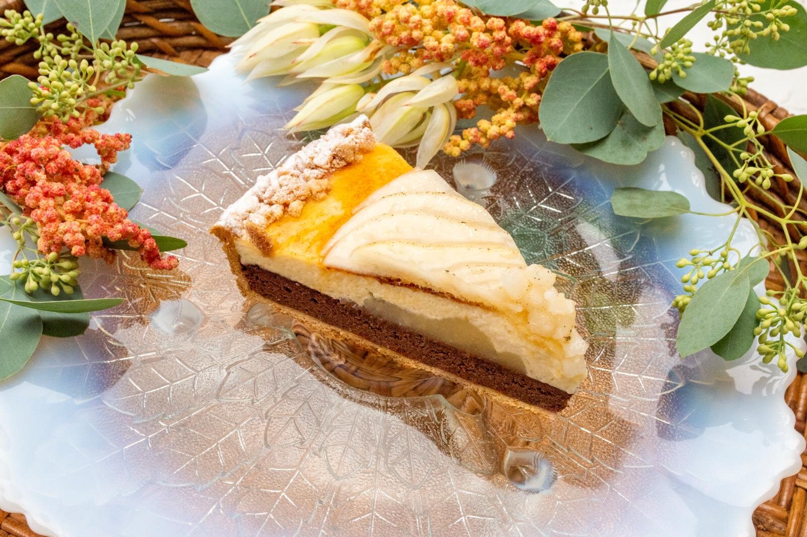 キル フェ ボン「秋フルーツタルト」洋梨尽くしショコラスフレや“紅玉りんご×苺”のチョコカスタード｜写真3