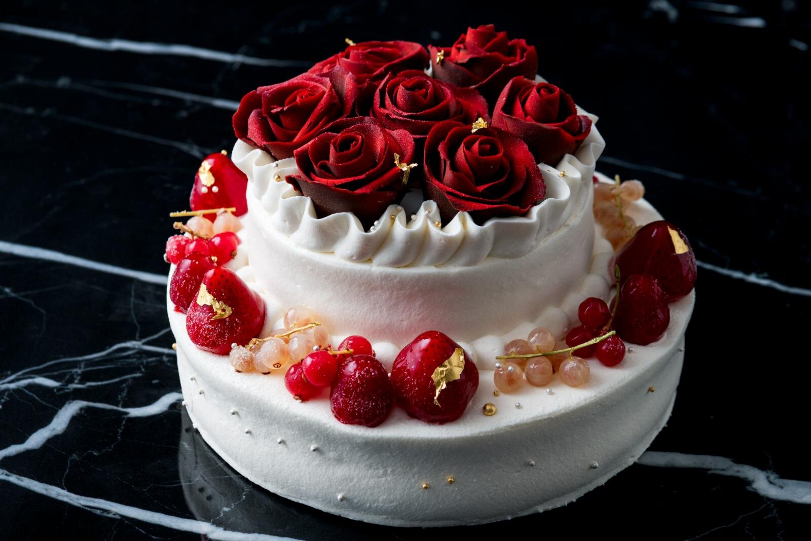 クリスマス｜ダイニング 33 パティスリー ア ラ メゾンの25年クリスマスケーキ、"バラ"咲くショートケーキ