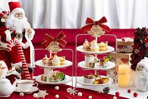 コロンバン原宿サロンのクリスマスアフタヌーンティー、"雪のツリー"風ショートケーキや苺のオペラ