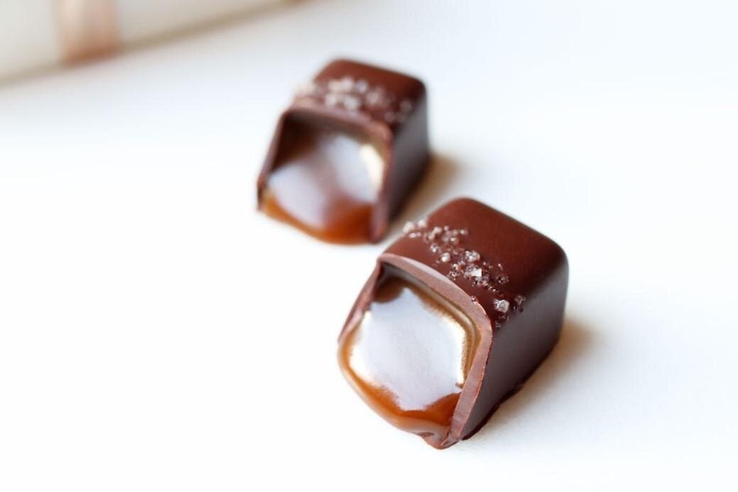 チョコレート｜フランズ チョコレート26年バレンタイン、チョコからフィリングが“とろ～り”溢れる「ソルトキャラメル」